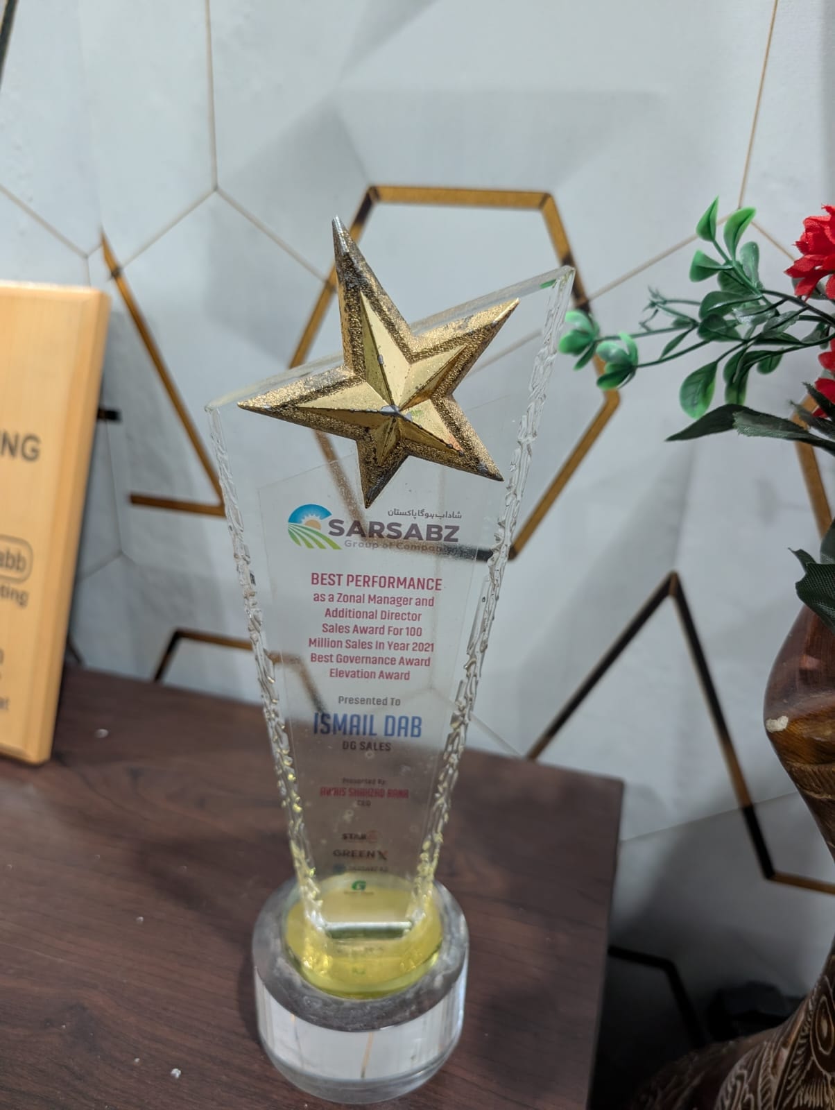 SARSABZ Group Best Performance Trophy — 100 Million Sales 2021